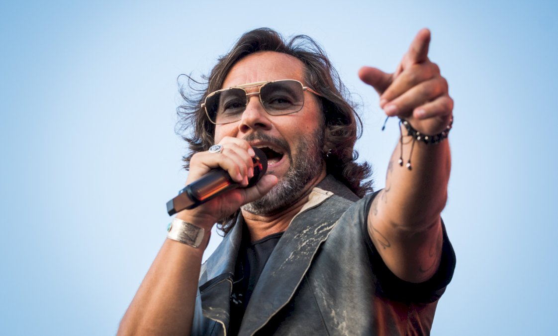 diego-torres-en-lollapalooza:-el-tio-copado-que-paso-a-hacerlos-cantar-a-todos