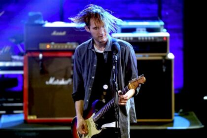 josh-klinghoffer-piensa-que-red-hot-chili-peppers-hacia-mejor-musica-con-el-en-la-alineacion