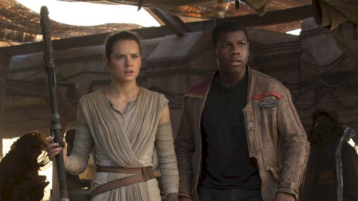 rumor:-john-boyega-volveria-a-star-wars-en-pelicula-con-daisy-ridley