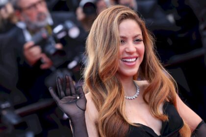 shakira-es-homenajeada-como-la-‘mujer-del-ano’-por-billboard-y-en-su-discurso-lanza-dardos-a-gerard-pique