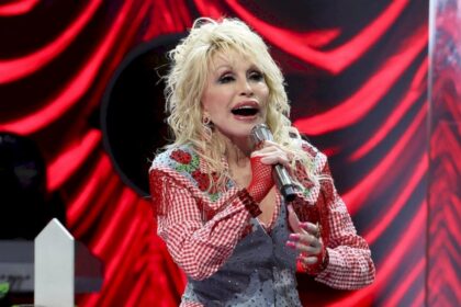 la-odisea-rock-de-dolly-parton:-conoce-las-colaboraciones-que-tendra-en-su-siguiente-album