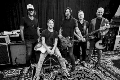 foo-fighters-sobrelleva-el-duelo-con-su-nuevo-album-but-here-we-are