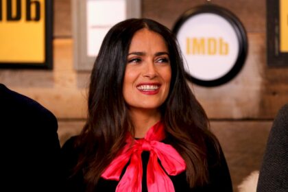 salma-hayek-celebra-el-cumpleanos-de-su-madre-y-asegura-que-verla-le-quita-el-miedo-a-envejecer