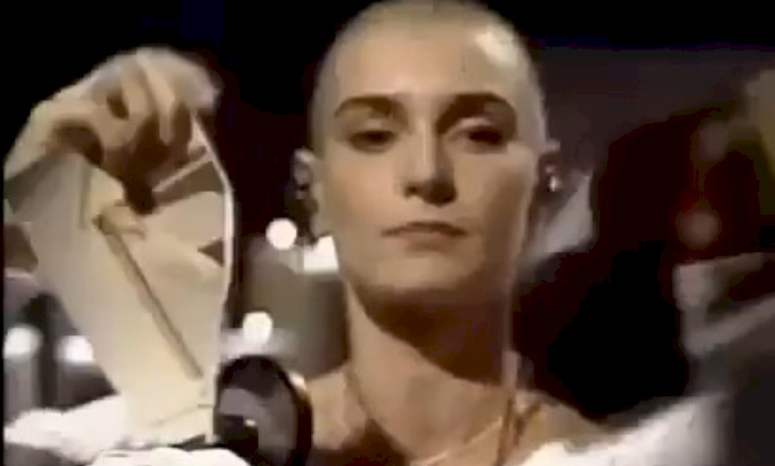 el-dia-que-sinead-o’connor-rompio-la-foto-de-juan-pablo-ii-en-television