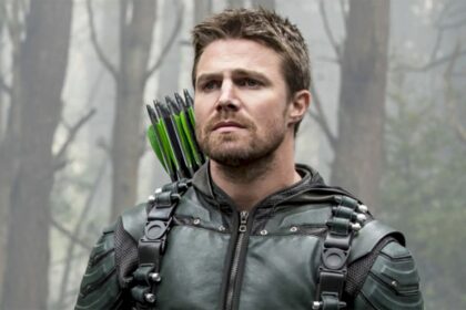 stephen-amell-(arrow)-se-retracta-de-sus-comentarios-contra-la-huelga-de-actores-de-hollywood