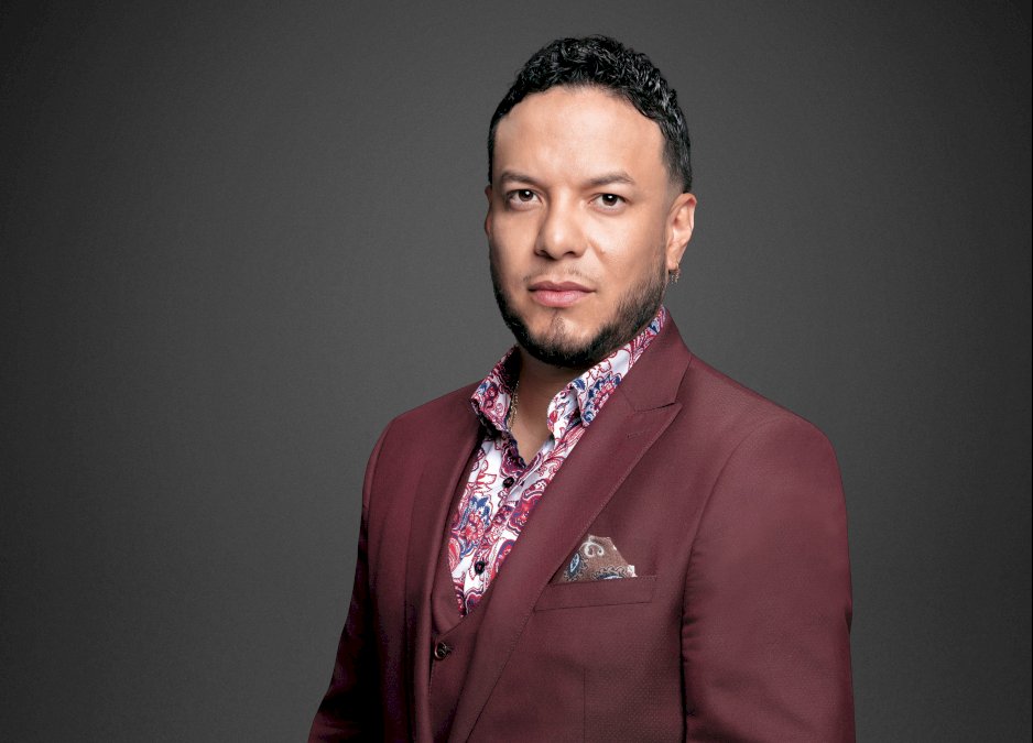 lorenzo-mendez,-ex-de-chiquis,-se-convierte-en-heroe-en-“los-50”-de-telemundo:-salvo-a-su-equipo-de-la-sentencia