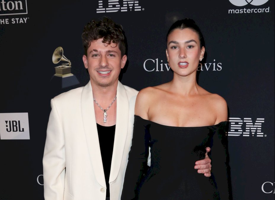 charlie-puth-se-compromete-con-su-novia-brooke-sansone