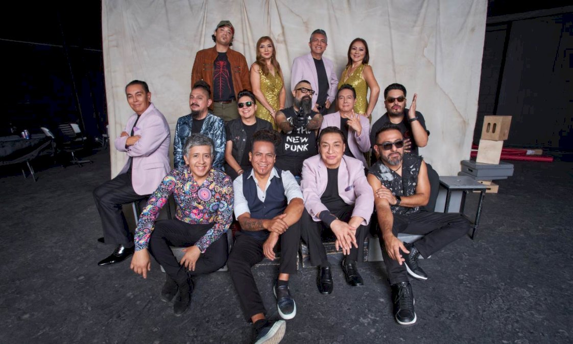 los-angeles-azules,-carlos-santana-y-panteon-rococo-unen-fuerzas-en-‘a-todos-los-rumberos’