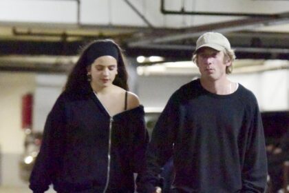 fotos:-rosalia-es-captada-tomada-de-la-mano-con-jeremy-allen-white