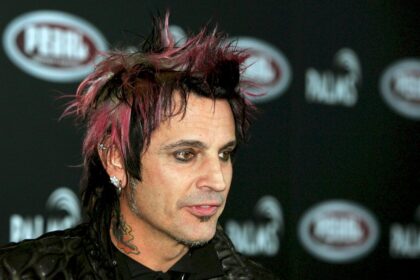 tommy-lee-es-demandado-por-presuntamente-agredir-sexualmente-a-una-mujer-en-un-helicoptero