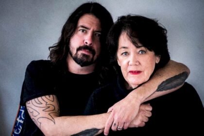 dave-grohl-explica-como-creo-el-homenaje-a-su-madre-en-‘the-teacher’