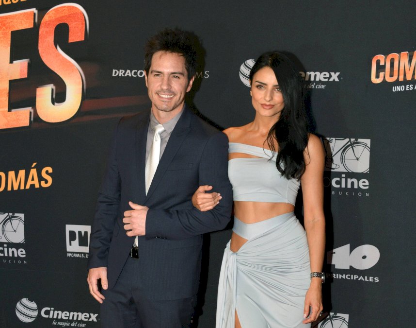 aislinn-derbez-dice-que-mauricio-ochmann-no-esta-en-su-podcast-porque:-“le-asustan-mis-preguntas”