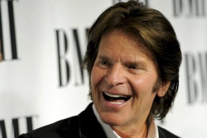 john-fogerty-pide-$21.5-millones-de-dolares-por-la-mansion-que-le-compro-a-sylvester-stallone