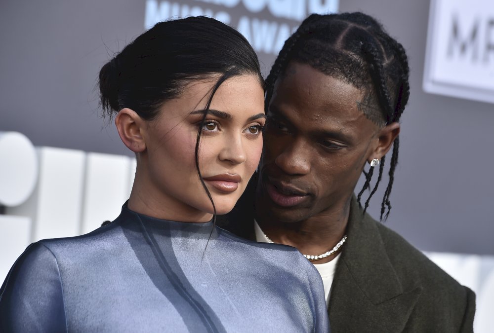 novio-de-cher-protagoniza-pelea-con-el-rapero-travis-scott-en-cannes