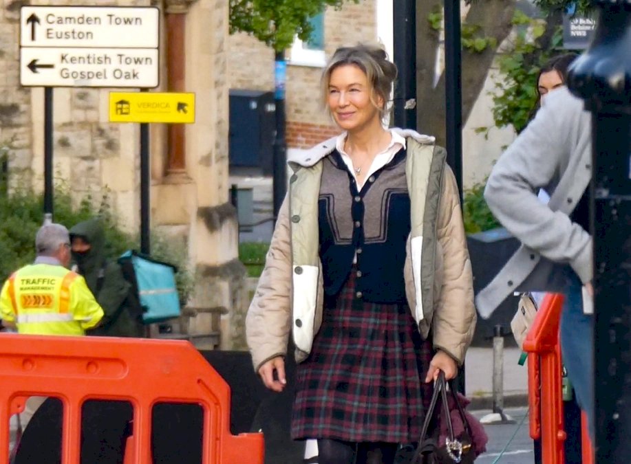 renee-zellweger-esta-grabando-una-nueva-entrega-de-‘bridget-jones’s-diary’-en-camden