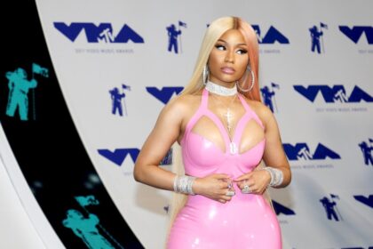 nicki-minaj-pide-disculpas-a-sus-fans-tras-ser-detenida-por-“posesion-de-drogas”