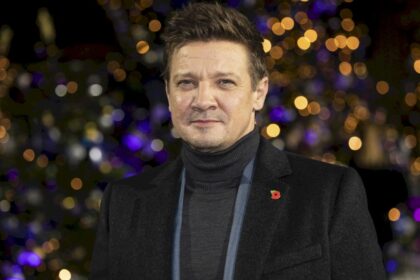 jeremy-renner-conto-detalles-de-su-accidente:-“te-ves-un-ojo-con-el-otro-porque-se-me-salio-el-globo-ocular”