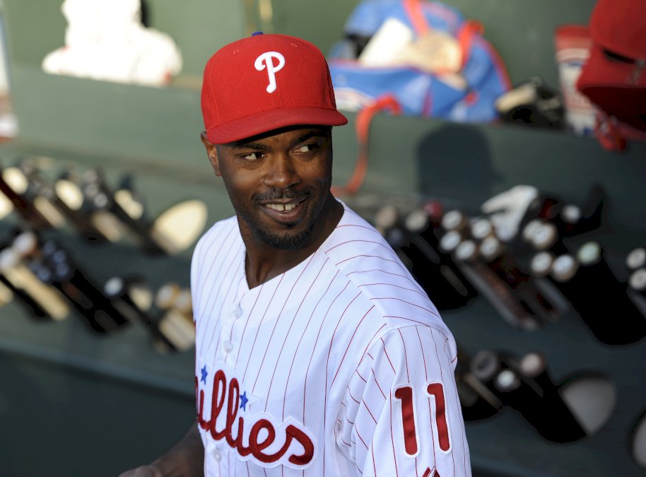 jimmy-rollins-recibio-$9-millones-de-dolares-por-su-mansion-en-encino