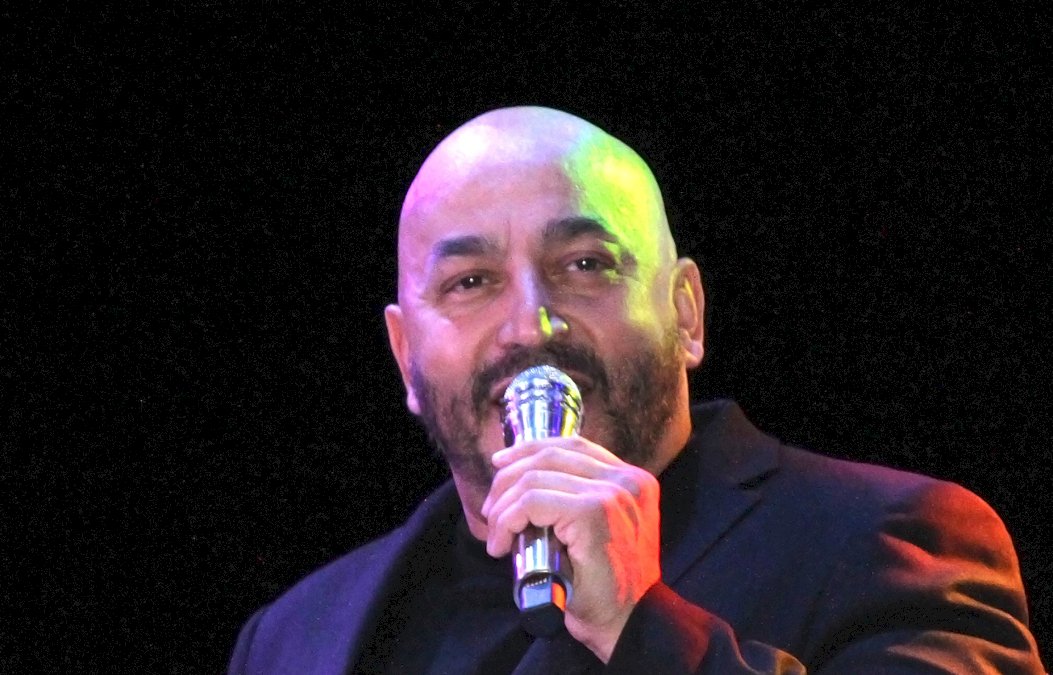 lupillo-rivera-anuncia-que-hara-tres-libros-sobre-su-vida-luego-de-‘la-casa-de-los-famosos-4’