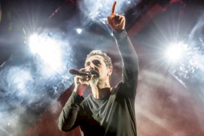 “son-criminales-de-guerra-y-merecen-ser-castigados”:-serj-tankian-sobre-la-guerra-en-gaza