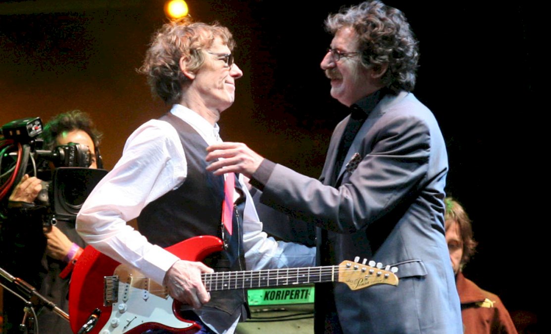 charly-garcia-y-luis-alberto-spinetta-protagonizan-uno-de-los-momentos-mas-emotivos-de-‘la-logica-del-escorpion’