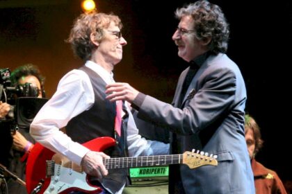 charly-garcia-y-luis-alberto-spinetta-protagonizan-uno-de-los-momentos-mas-emotivos-de-‘la-logica-del-escorpion’