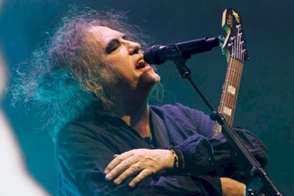 escucha-‘alone’,-la-primera-cancion-de-the-cure-en-16-anos