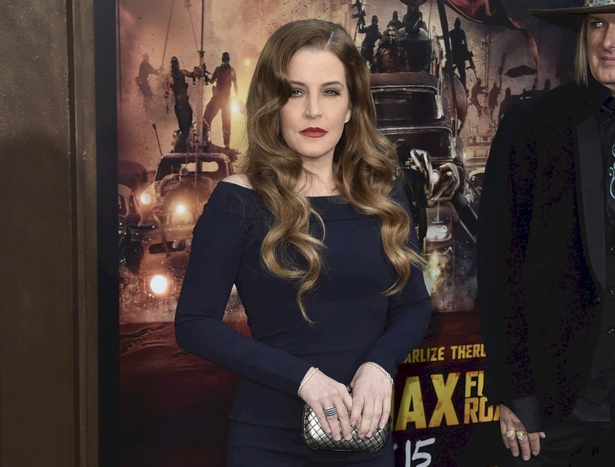 lisa-marie-presley-mantuvo-el-cuerpo-de-su-hijo-muerto-en-su-casa-por-dos-meses