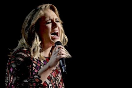 adele-rompe-en-llanto-al-ver-a-celine-dion-durante-su-show-en-las-vegas