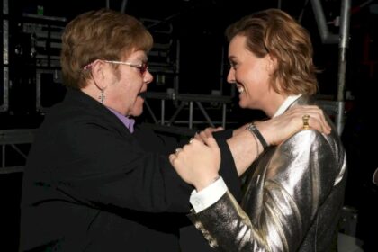 escucha-a-elton-john-y-brandi-carlile-unirse-en-‘never-too-late’