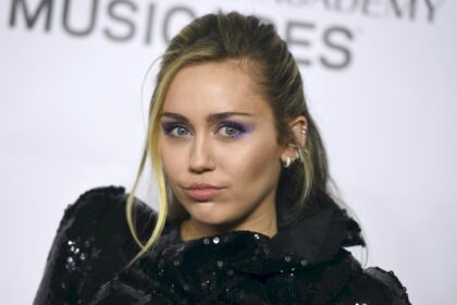 miley-cyrus-pide-desestimar-demanda-por-plagio-en-‘flowers’