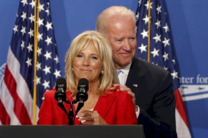 joe-y-jill-biden-se-comienzan-a-despedir-de-la-casa-blanca-con-su-decoracion-navidena