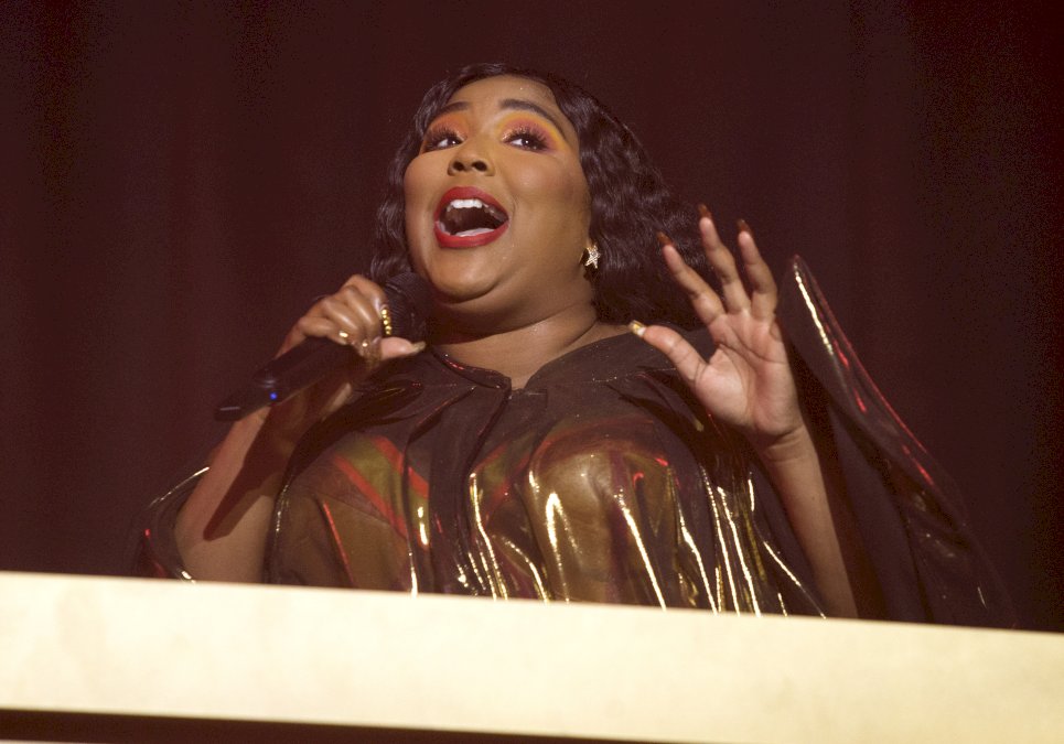 lizzo-pide-$15.99-millones-de-dolares-por-una-mansion-en-beverly-hills