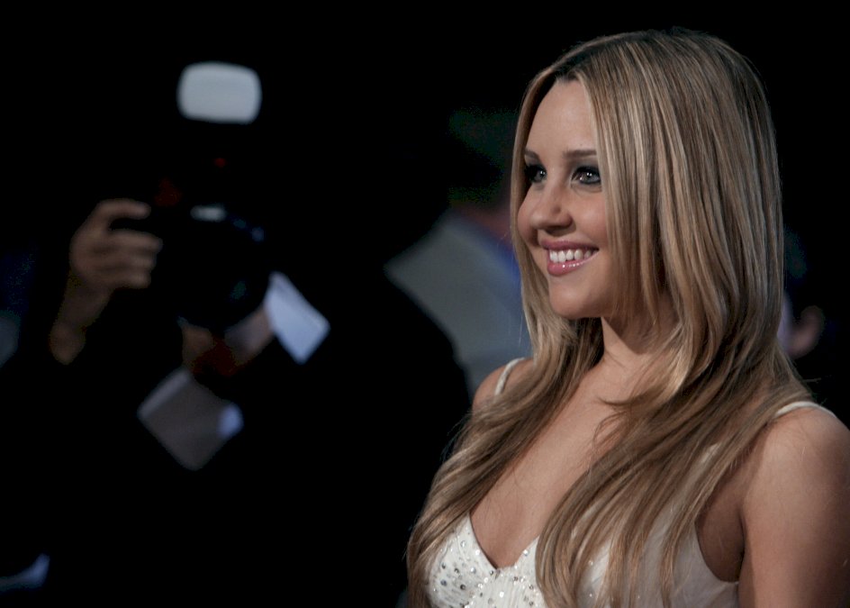 amanda-bynes-es-captada-en-un-concierto-de-50-cent