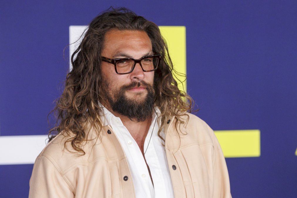 jason-momoa-regresa-al-universo-de-dc-interpretando-a-“lobo”-en-“supergirl”