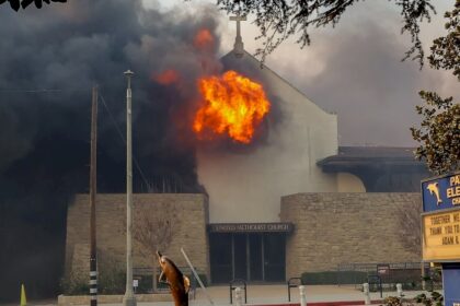 jamie-lee-curtis-asegura-que-su-hogar-esta-a-salvo-tras-incendio-que-destruyo-su-vecindario