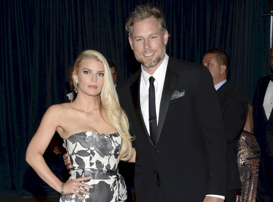 jessica-simpson-se-divorcia-de-eric-johnson-despues-de-10-anos-juntos