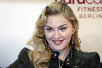 madonna-sorprende-con-show-de-comedia-en-un-club-de-nueva-york