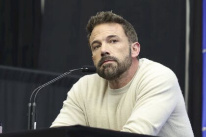 ben-affleck-colabora-como-voluntario-ayudando-personas-sin-hogar-de-los-incendios-en-la