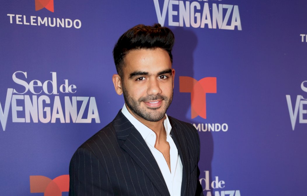 ¿sin-rivalidades?-carlos-adyan-publica-foto-con-famosa-estrella-de-univision