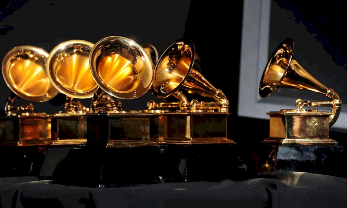 decepciones-en-las-nominaciones-a-los-grammy-2025