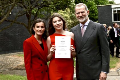 la-infanta-sofia-se-gradua-de-bachillerato-con-la-presencia-de-los-reyes-felipe-y-letizia