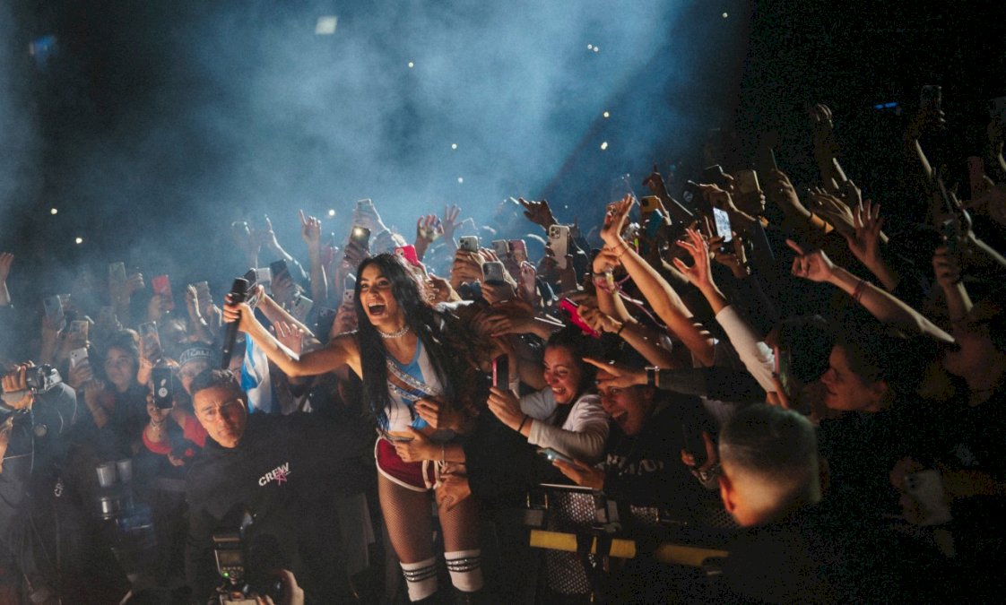 lali-en-velez:-fiesta-pop,-orgullo-y-catarsis-colectiva