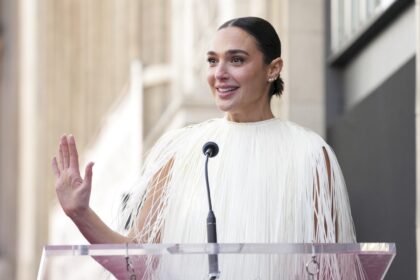 cinco-arrestados-tras-interrumpir-el-rodaje-de-una-pelicula-de-gal-gadot-en-londres
