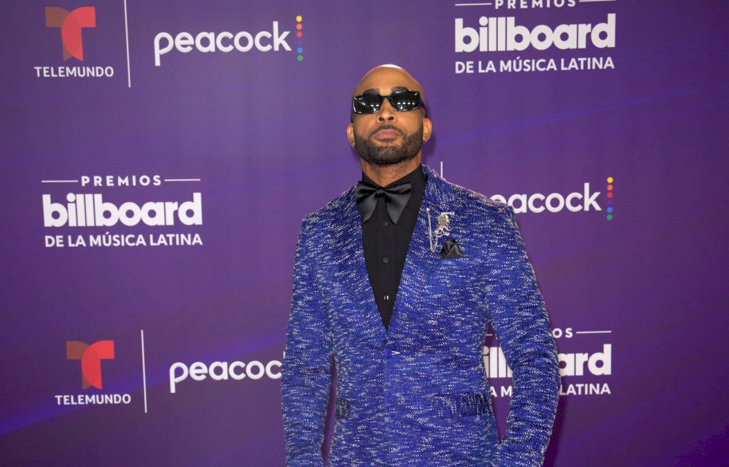 caramelo-le-manda-duro-mensaje-a-manelyk-gonzalez 